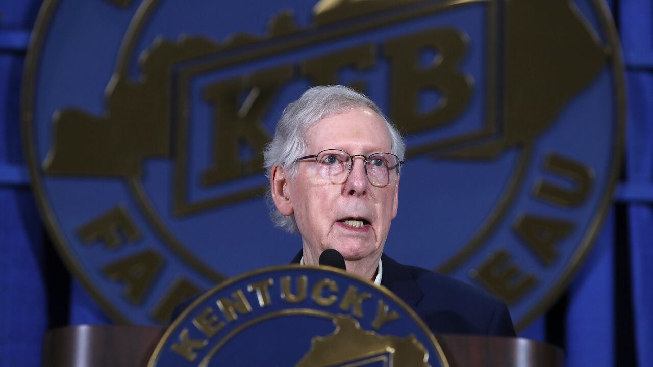 McConel, senador republicano de Estados Unidos.