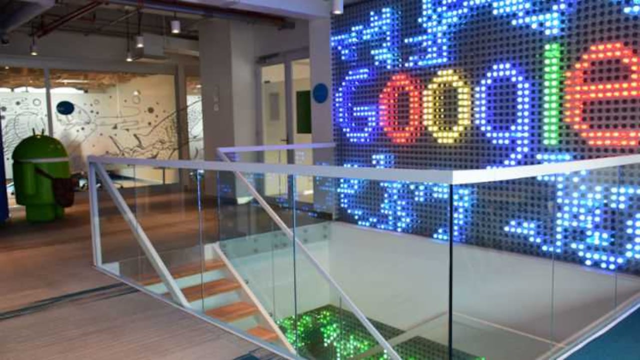 Las millonarias multas contra Google lo ponen contra la espada y la pared.