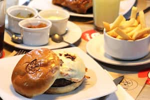 Restaurante Primo's cumple 42 años.