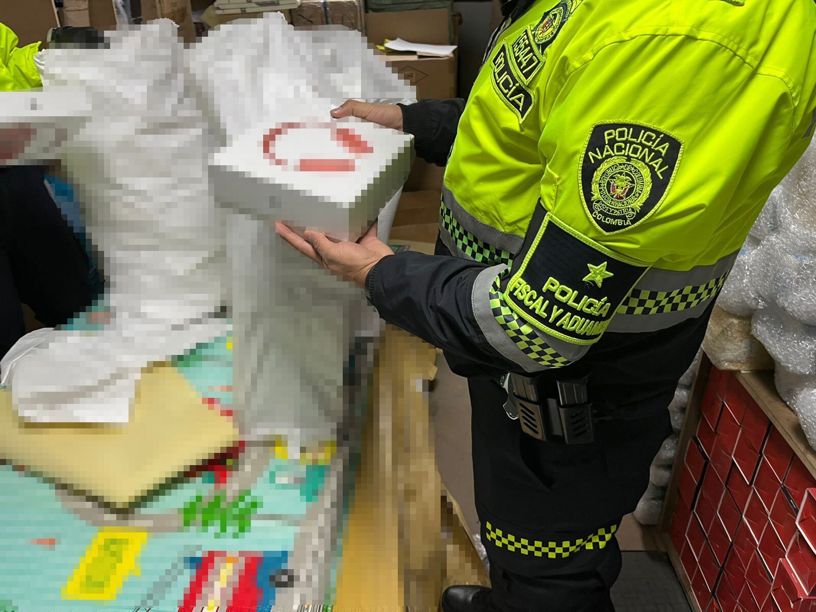 Mercancía decomisada por la Policía en Bogotá.
