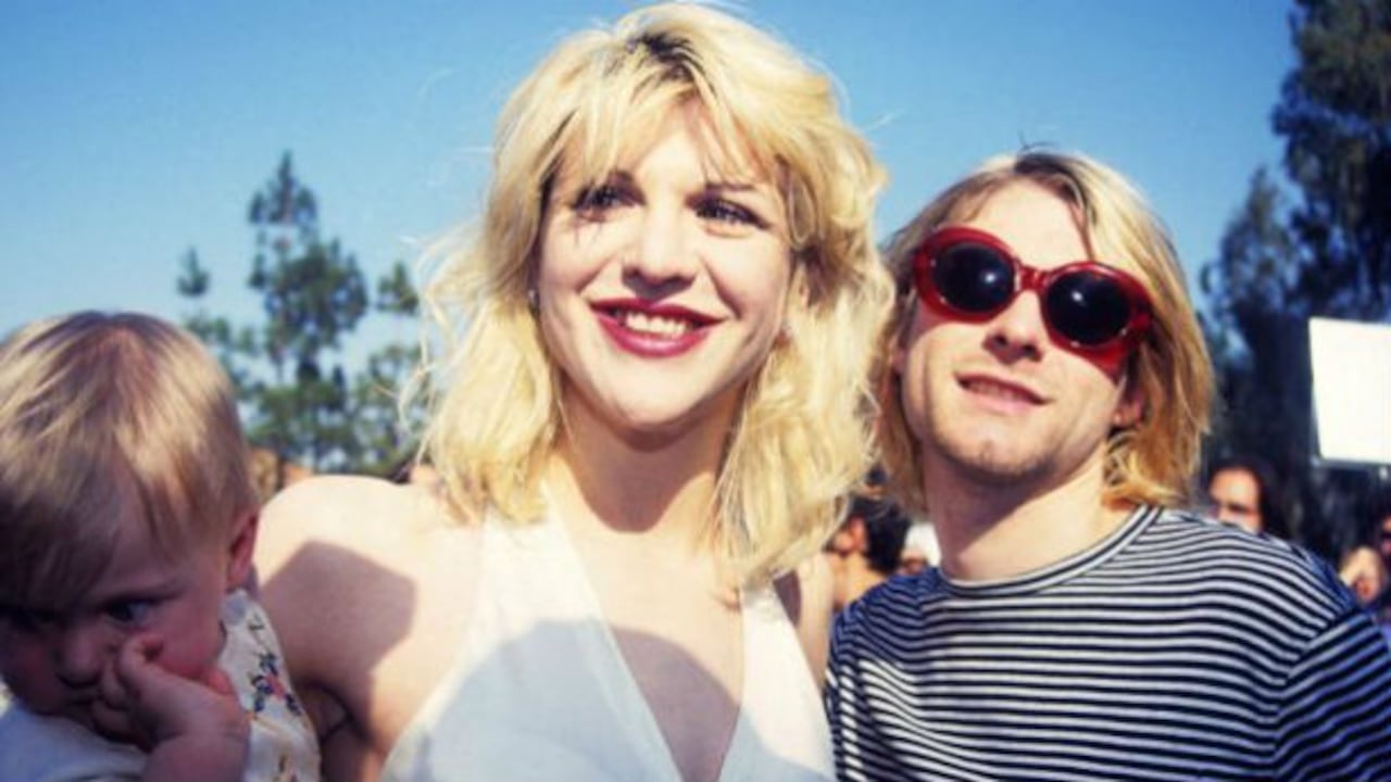 De izquierda a derecha: Frances Bean Cobain, Courtney Love, Kurt Cobain. Foto: WireImage.