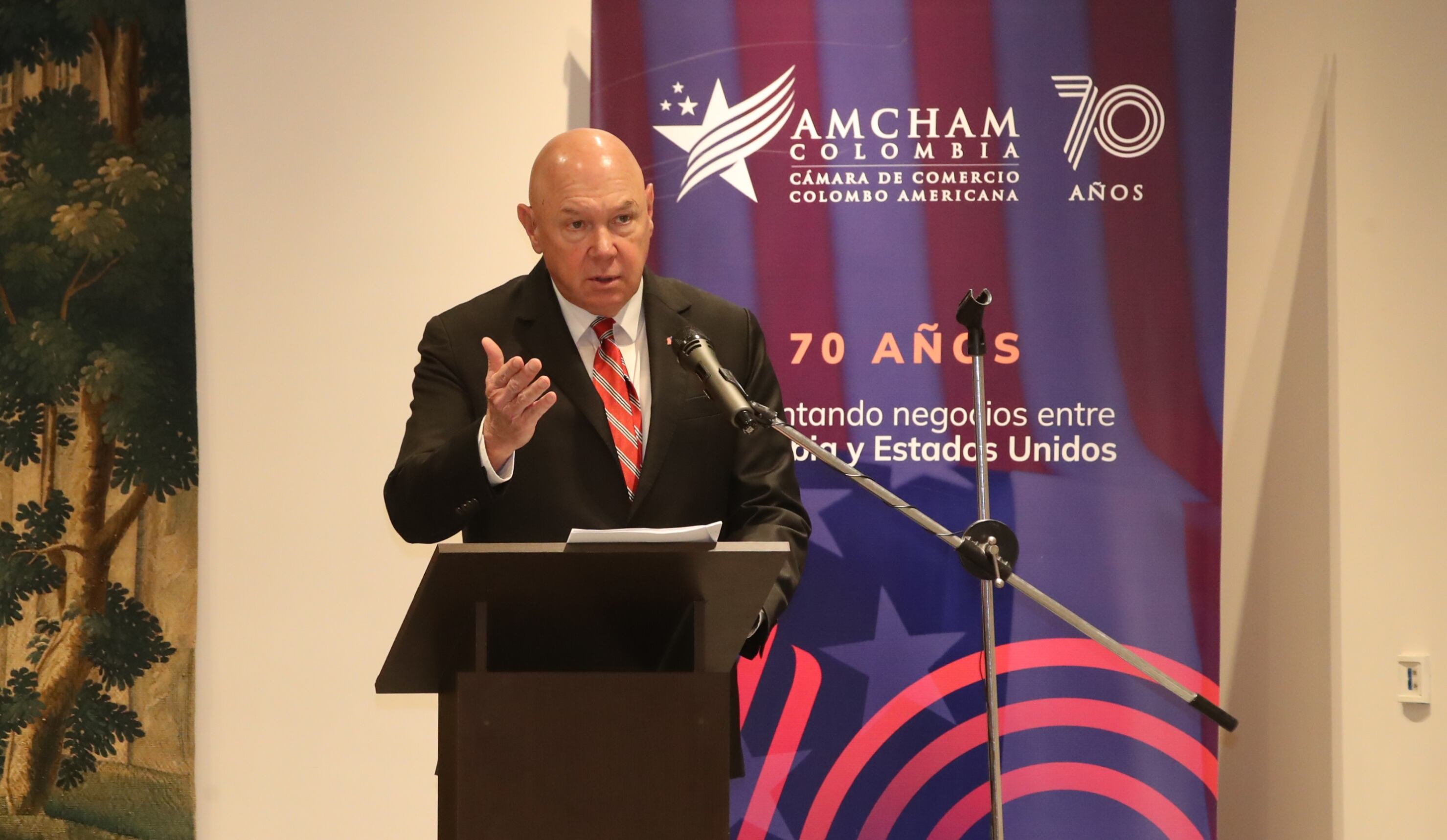 conversación del señor Embajador (e) de los Estados Unidos