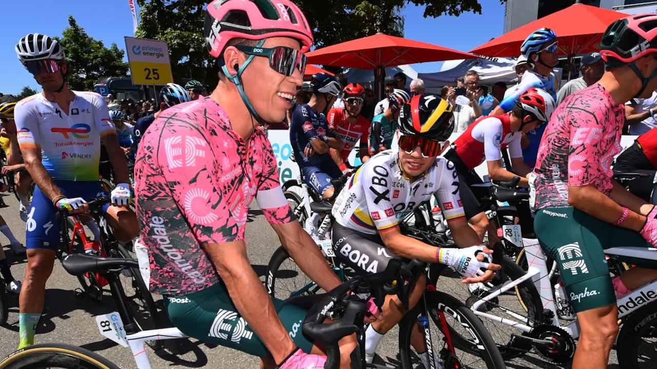KUSNACHT, SWITZERLAND - JUNE 12: (L-R) Rigoberto Uran Uran of Colombia and Team EF Education - Easypost and Sergio Andres Higuita Garcia of Colombia and Team Bora - Hansgrohe prior to the 85th Tour de Suisse 2022 - Stage 1 a 177,6km stage from Kusnacht to Kusnacht 679m / #ourdesuisse2022 / #WorldTour / on June 12, 2022 in Kusnacht, Switzerland. (Photo by Getty Images/Tim de Waele)