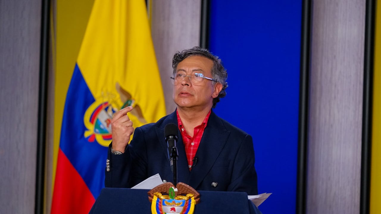 El presidente Gustavo Petro publicó enigmático mensaje sobre la persona que lo visitó en Manta, Ecuador.