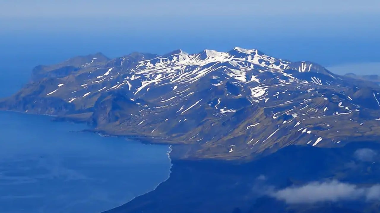 La degradación del permafrost por el cambio climático debilita las laderas volcánicas de Jan Mayen.
