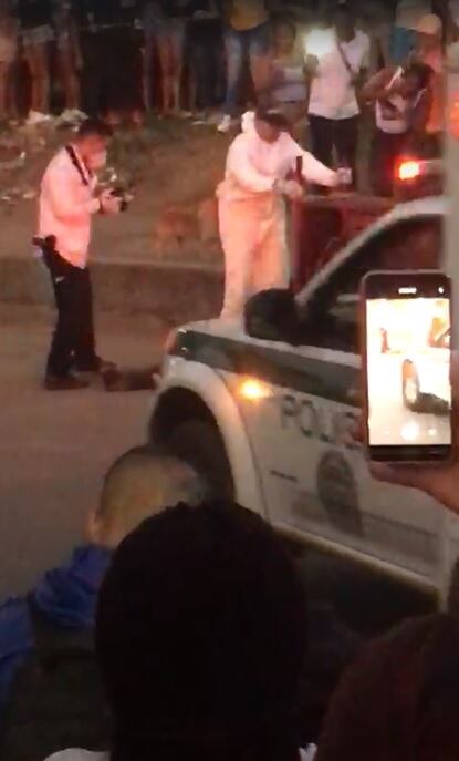 Escalofriante: hallaron el cuerpo de un hombre dentro de un armario en una vía pública de Cali.