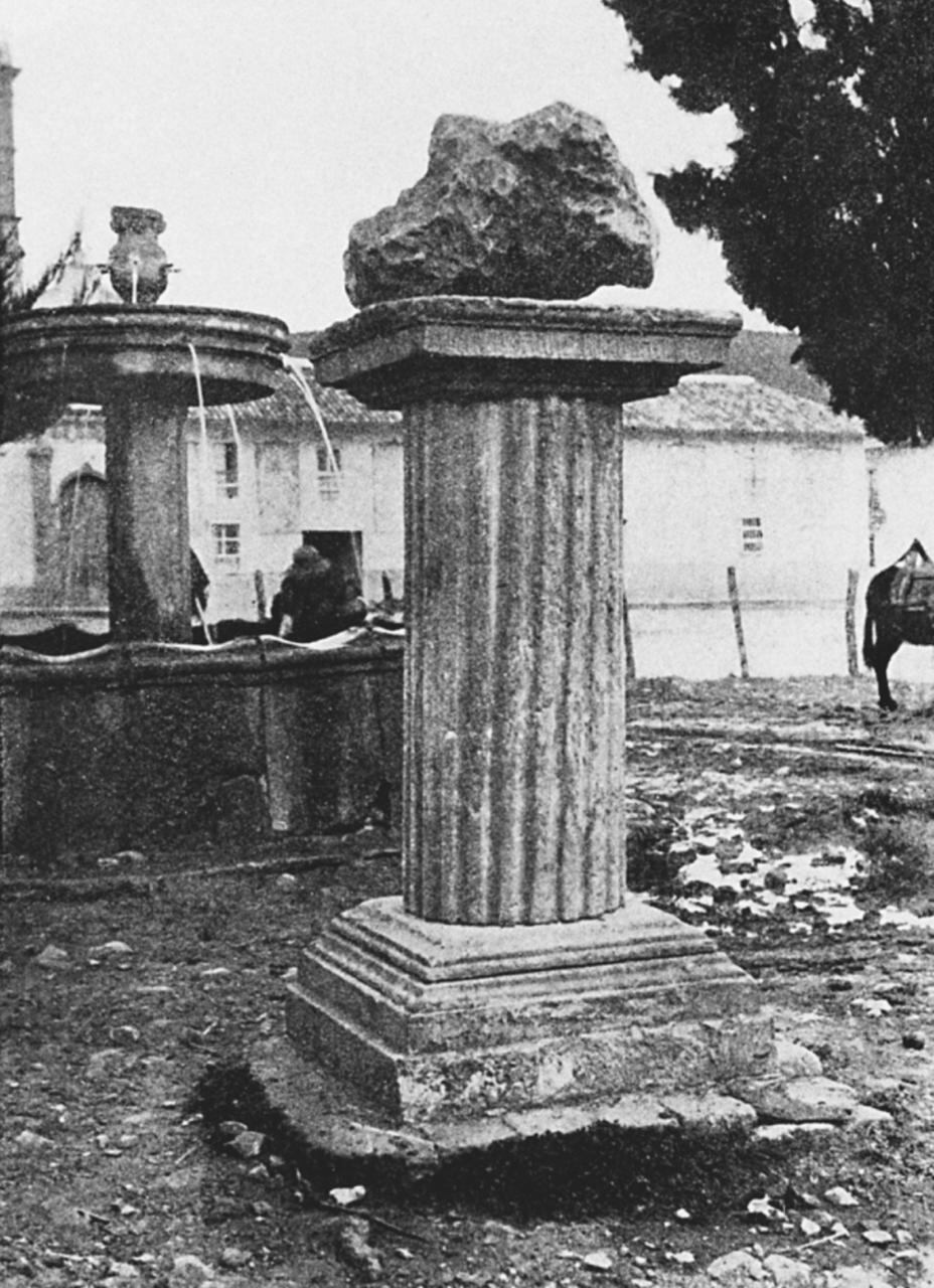 Este aerolito negro que supera los 800 kilogramos de peso aterrizó sobre la colina de Tocavita.