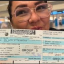 Gloria Iraidis Camargo, muestra su pasabordo hacia San Francisco a reencontrarse con su hija Paula Durán.