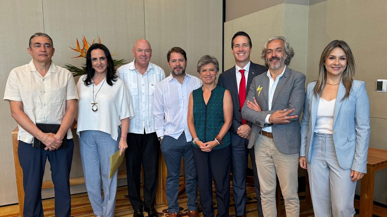 Los precandidatos presidenciales se reunieron en Cartagena.