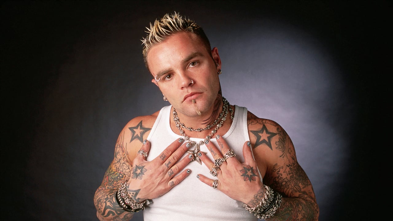 Líder Shifty Shellshock del grupo Crazy Town.