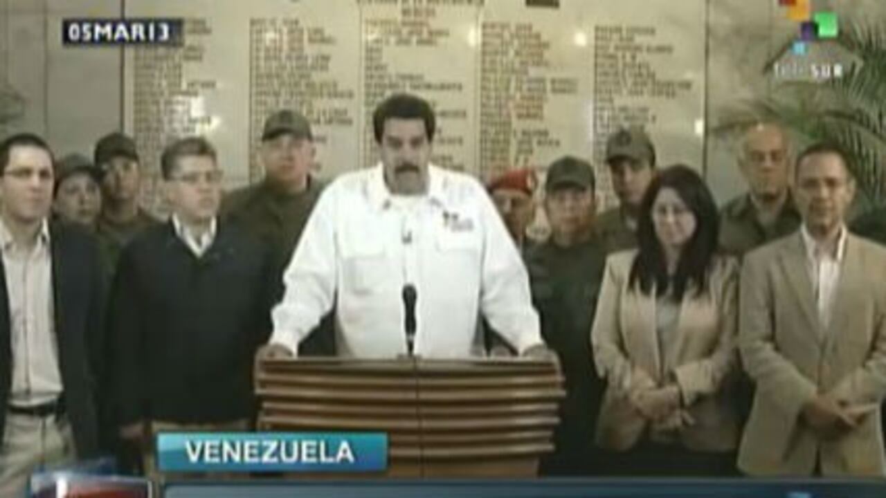 Maduro anunció la muerte de Chávez en alocución televisada.