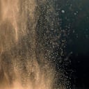 Científicos crean un polvo con la capacidad de descontaminar el agua con ayuda de la luz del sol.