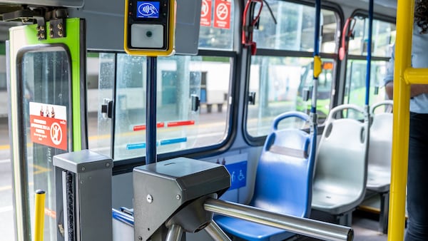 El pago digital empieza a transformar el transporte público en Colombia, con experiencias como las de Cali y Rionegro.
