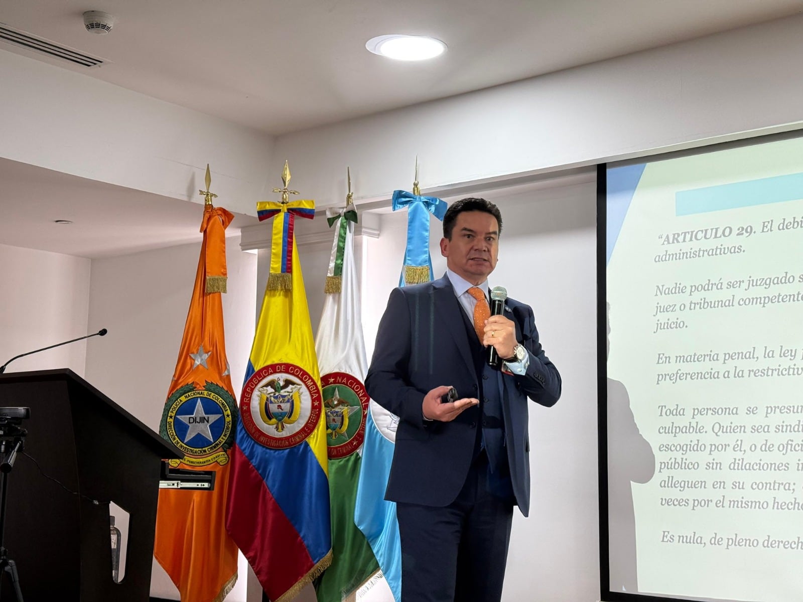 El abogado Marlon Díaz es la nueva defensa de la senadora Martha Peralta por el saqueo a la UNGRD.