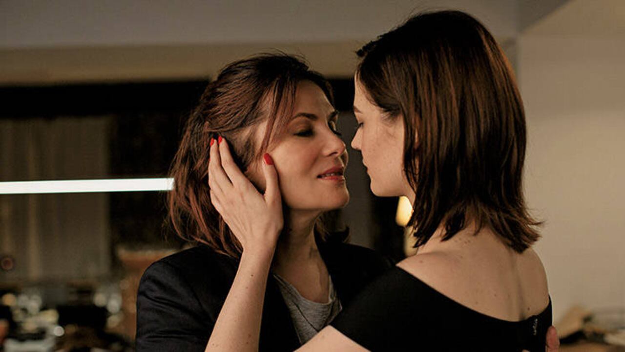 Emmanuelle Seigner y Eva Green en una escena de ‘Basada en hechos reales’. Cortesía: Cine Colombia.