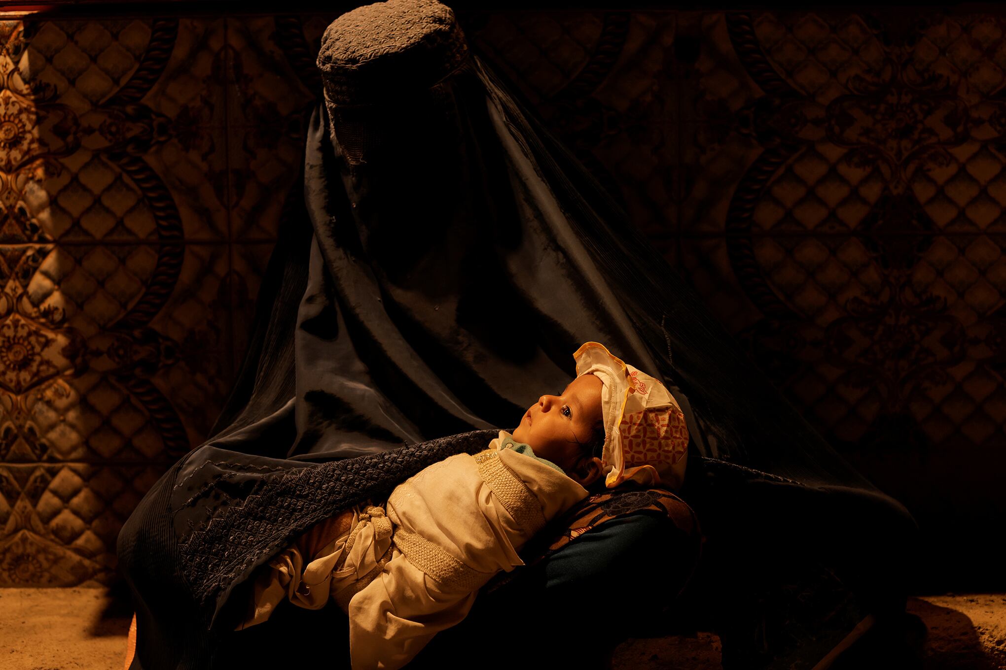 Las mujeres de Afganistán bajo el régimen de los talibanes