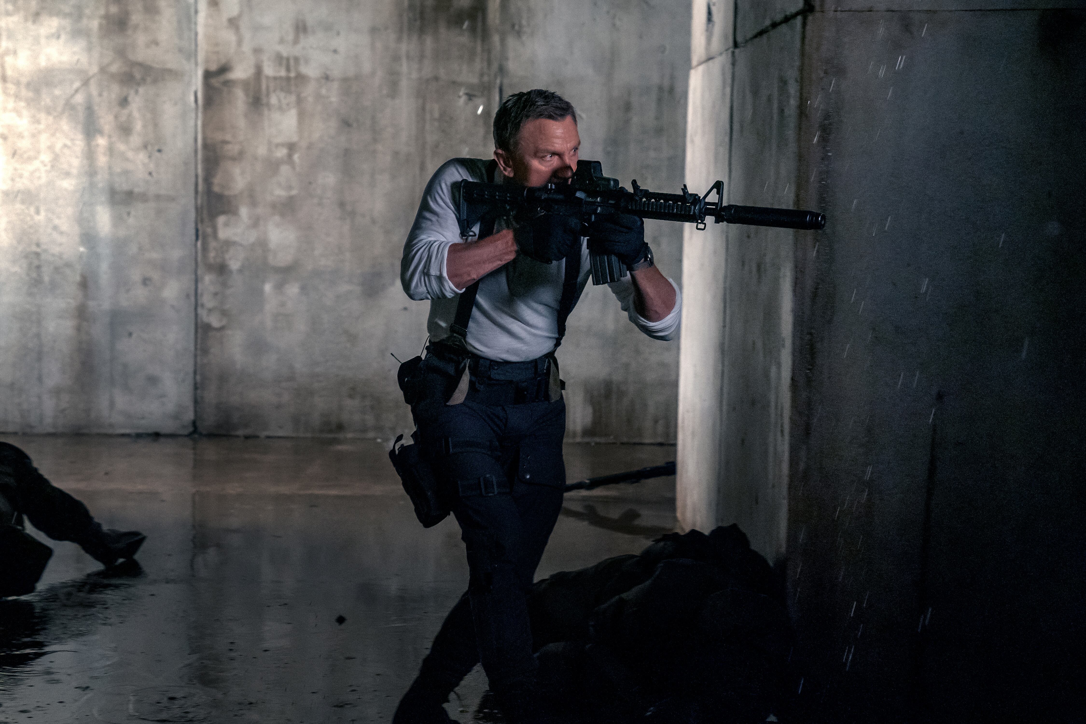 James Bond (Daniel Craig) en NO TIME TO DIE.