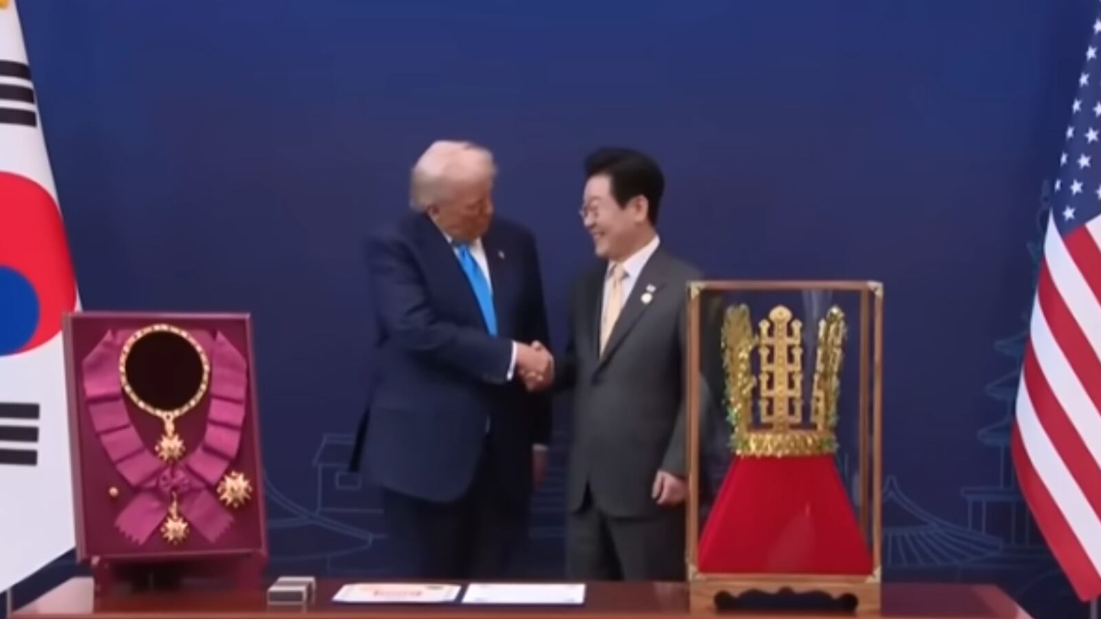 El gobierno de Lee Jae-myung destacó el papel de Trump al “abrir un capítulo de diálogo” con Corea del Norte al entregarle la máxima condecoración del país.