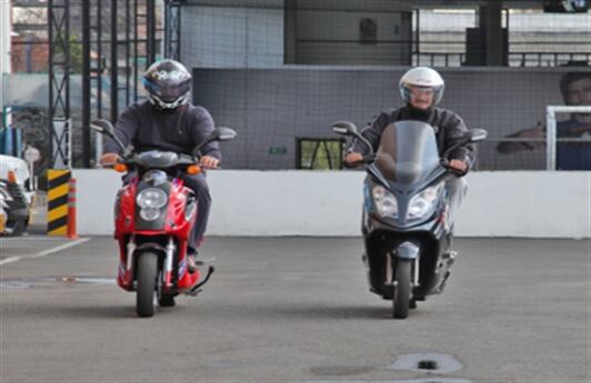 Las motos y bicicletas eléctricas se han vuelto populares en varias ciudades del país