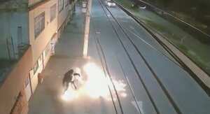 Así querían quemar vivo a un policía en Suba