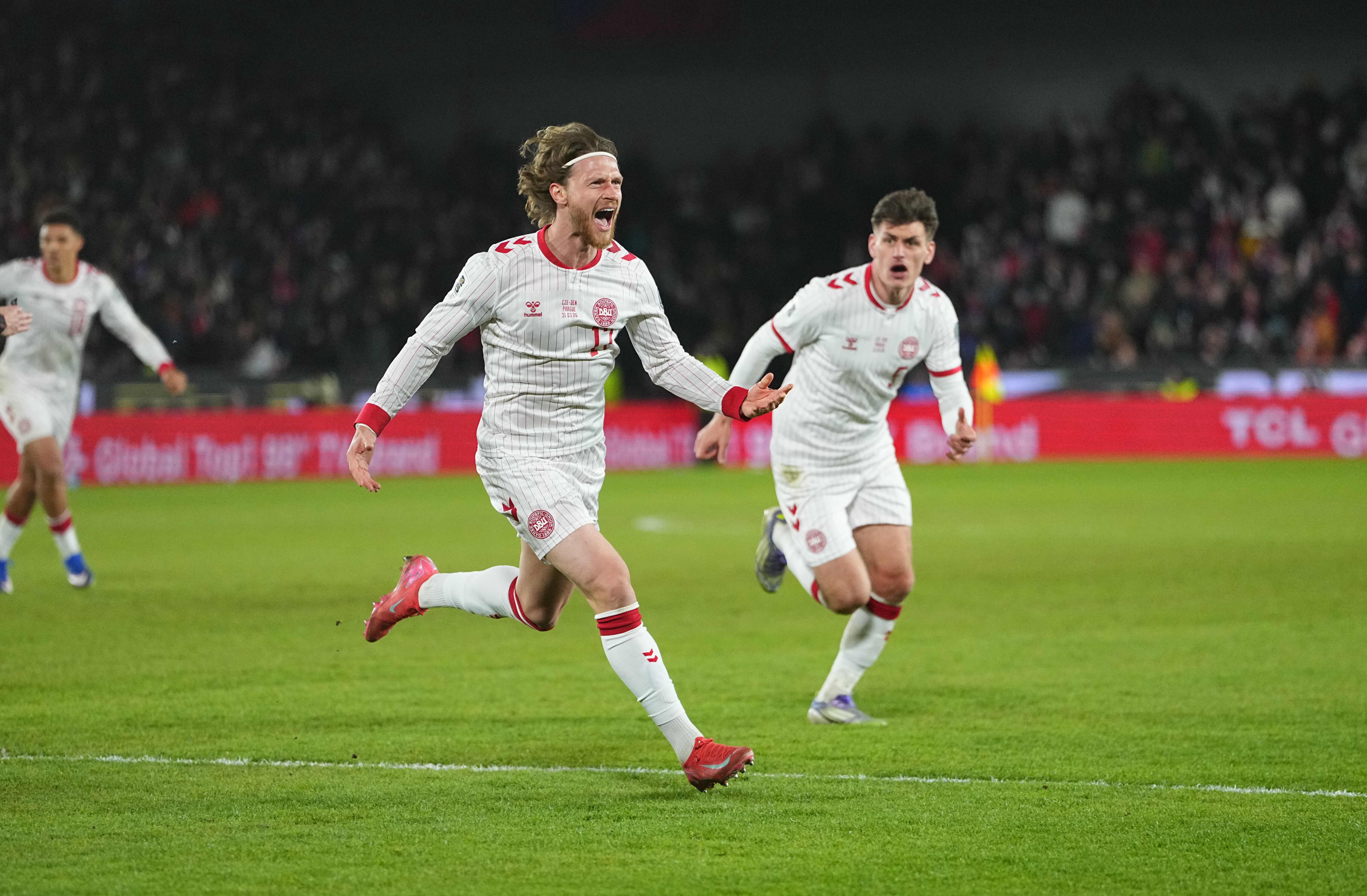 Kasper Hogh le dio vida a Dinamarca, mandó todo a los penales, pero acabó ganando República Checa.