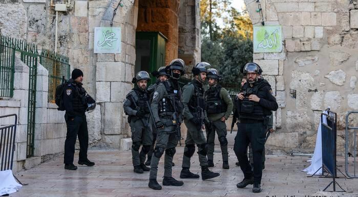 Este lunes se produjeron nuevos enfrentamientos entre musulmanes palestinos y la Policía israelí intervino para despejar la Explanada de las Mezquitas para la visita de fieles judíos. Es la tercera vez en una semana que se producen disturbios.