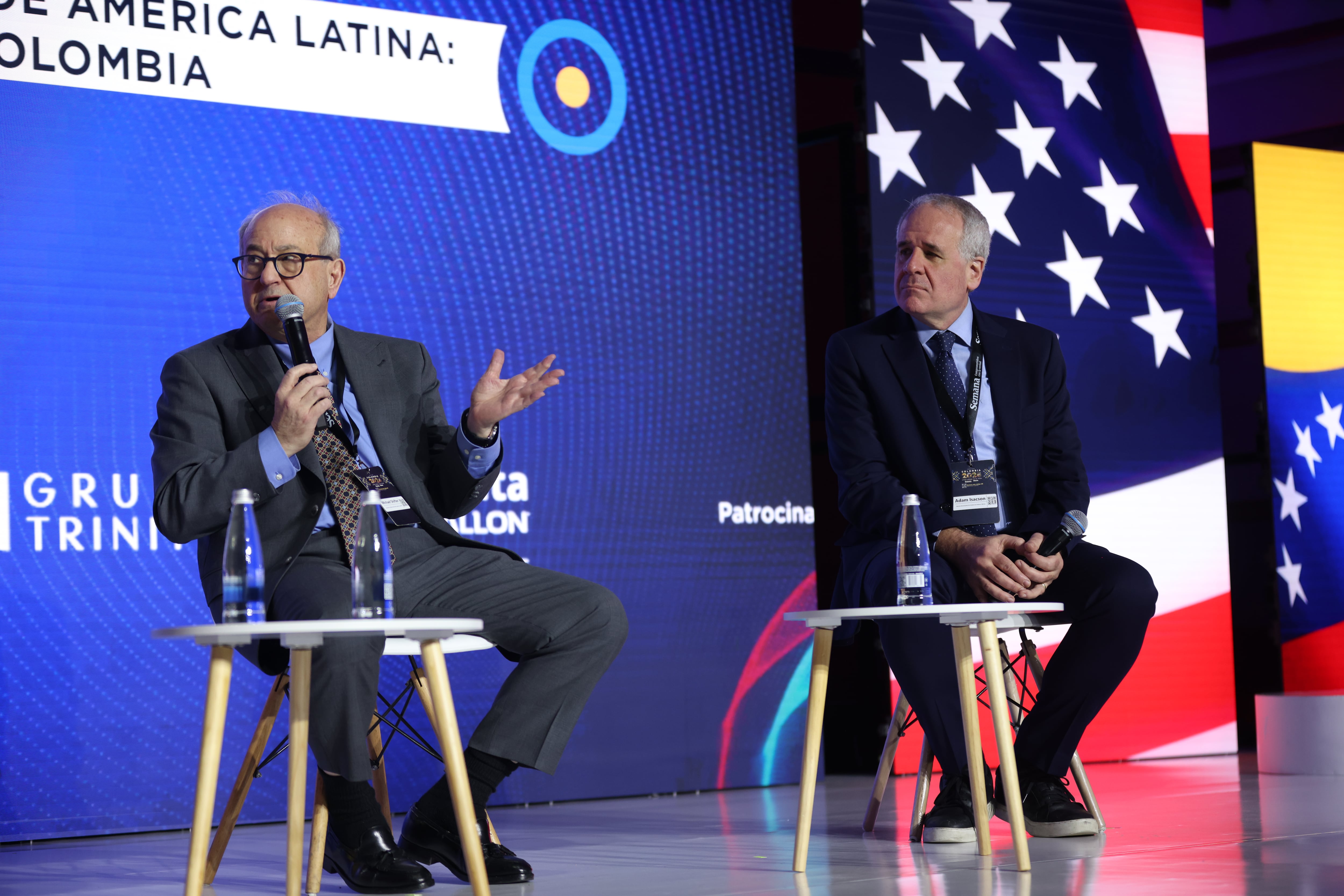 Gran Foro Colombia 2026 ¿Para dónde va el país?
Fecha: 4 de febrero de 2026

NÁLISIS | El nuevo tablero geopolítico de América Latina: implicaciones
para Colombia

Michael Shifter
América Latina
Adam Isacson
Expresidente de Diálogo Interamericano y experto en la política de Estados Unidos hacia
Director del programa de Veeduría de Defensa de la Oficina de Washington para Asuntos Latinoamericanos (WOLA)
Modera: Sandra Borda
Profesora internacionalista del Departamento de Ciencia Política y Estudios Globales de la Universidad
de los Andes