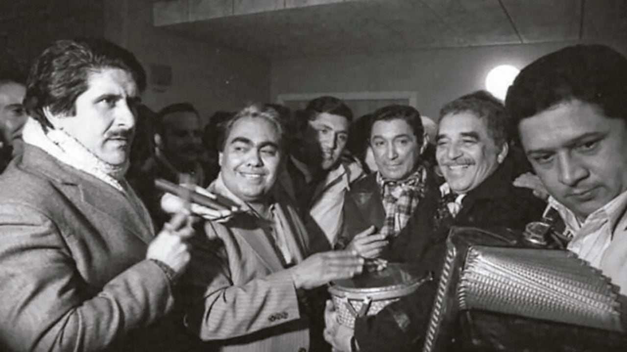 Pablo López, segundo de izquierda a derecha, disfrutó de varias parrandas con Gabriel garcía Márquez en Estocolmo cuando fue a recibir el premio Nobel de Literatura.