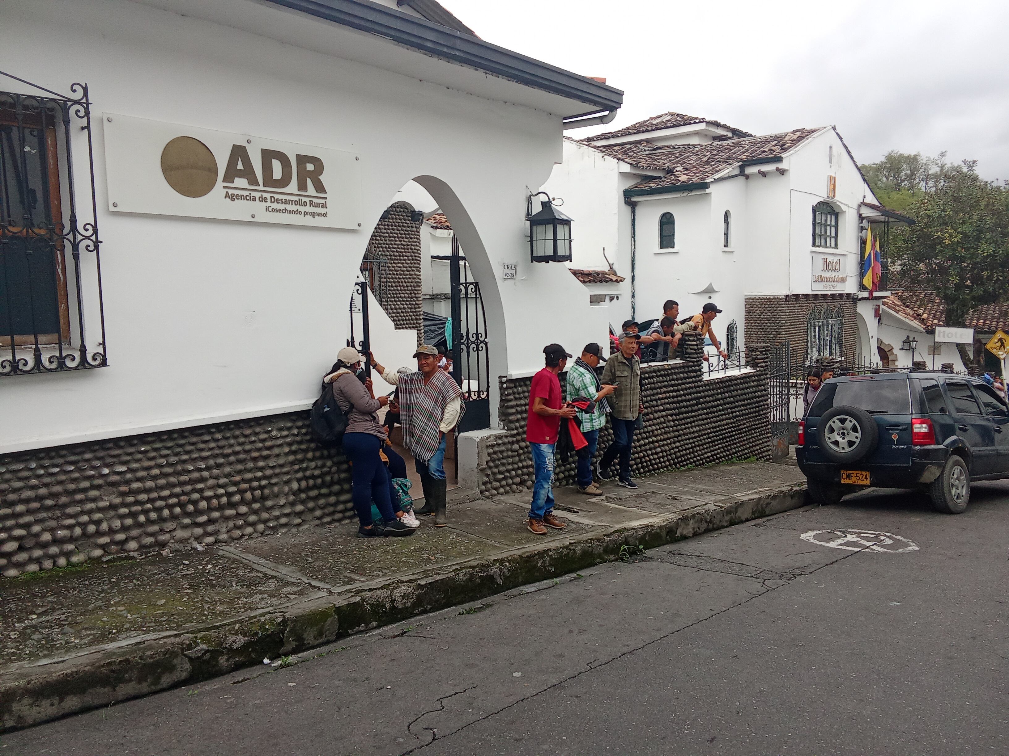 Campesinos se tomaron de forma pacífica las oficinas en Popayán de la Agencia de Desarrollo Rural, ADR, buscando así ser escuchados por el gobierno nacional.