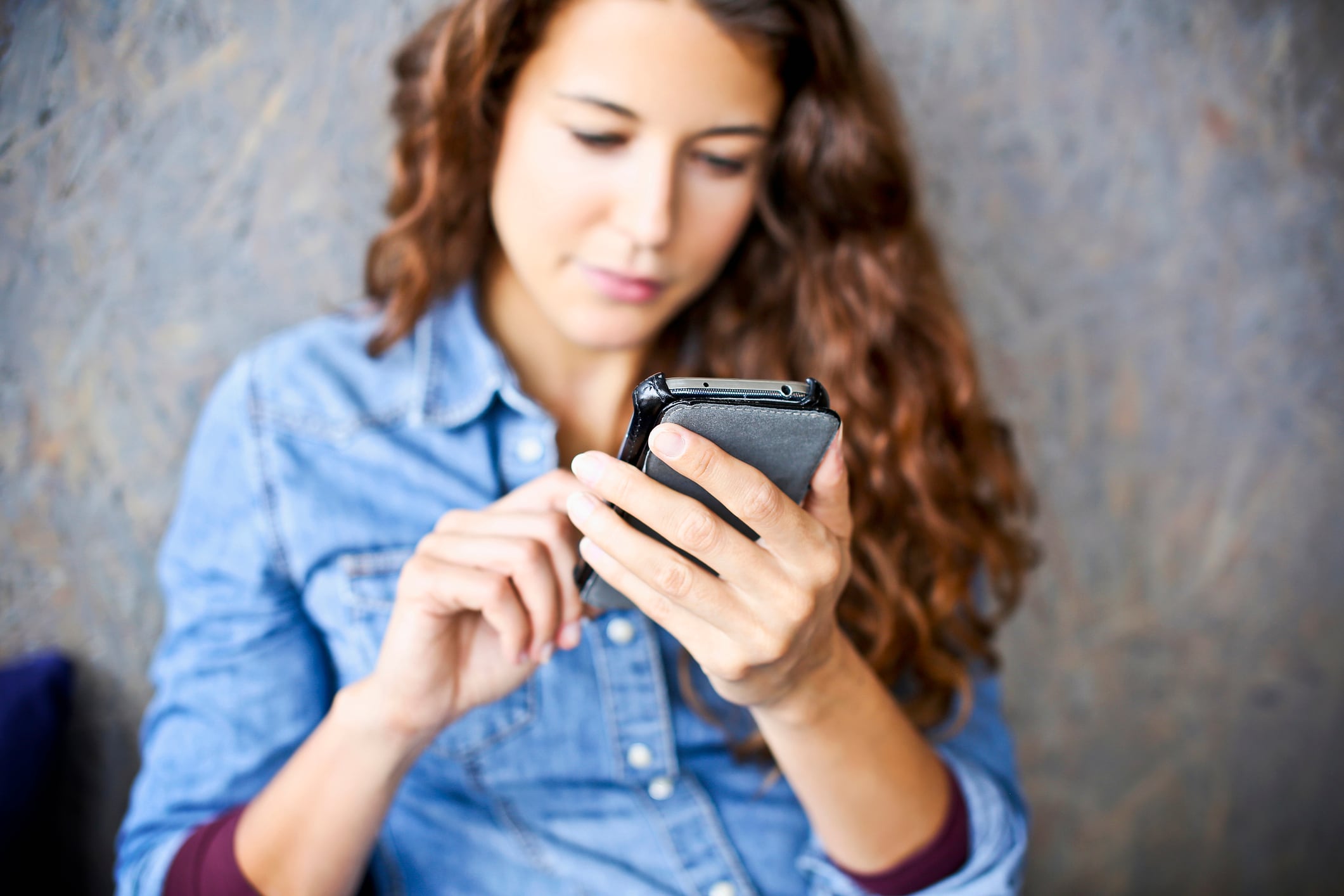 Existen varios métodos eficaces para liberar espacio y mejorar el rendimiento del dispositivo.