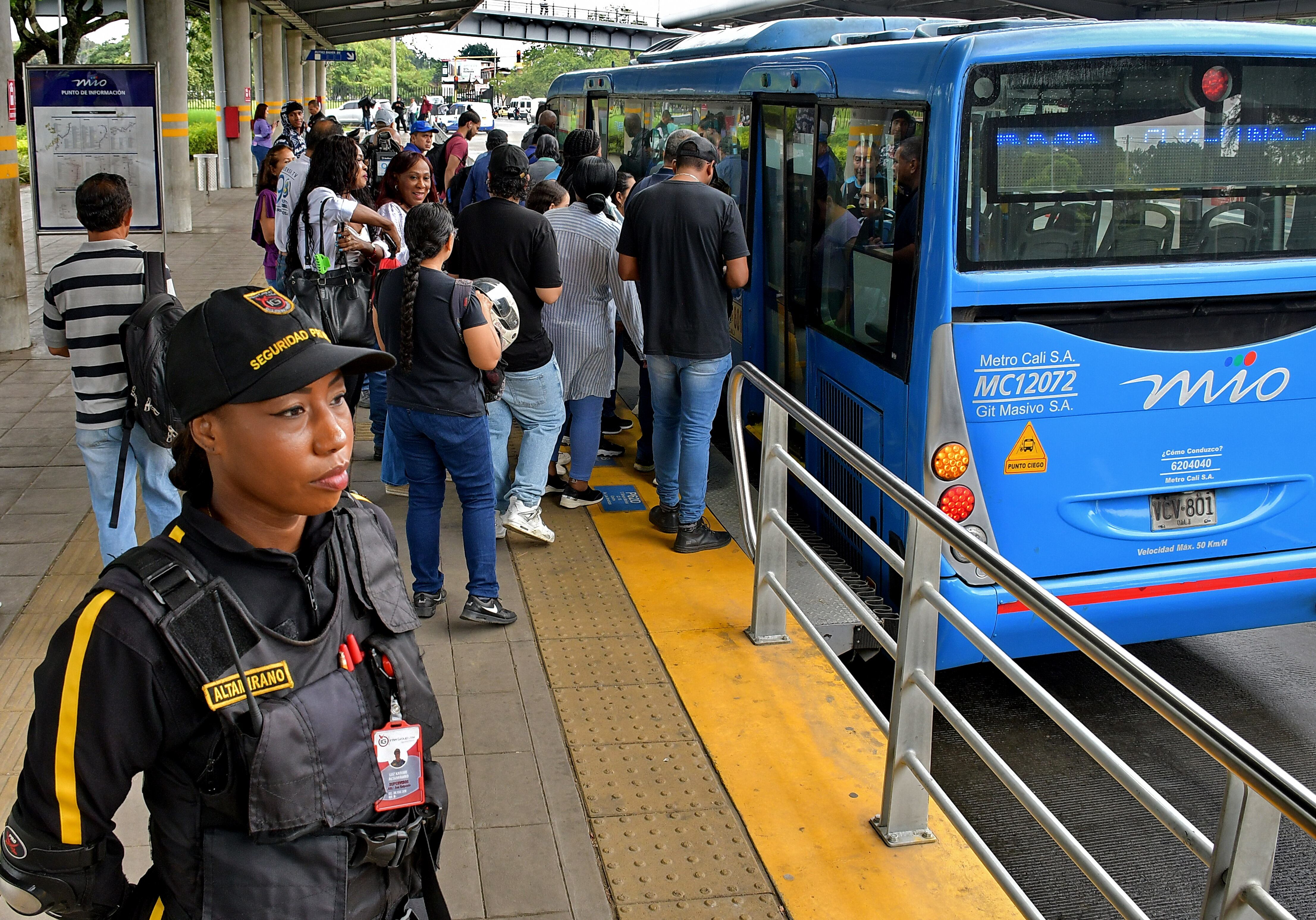 En Cali, las estaciones del Sistema de Transporte Masivo MIO tendrán seguridad privada. Esta estrategia se suma al convenio de seguridad con la Policía Metropolitana que opera desde el pasado mes de julio.