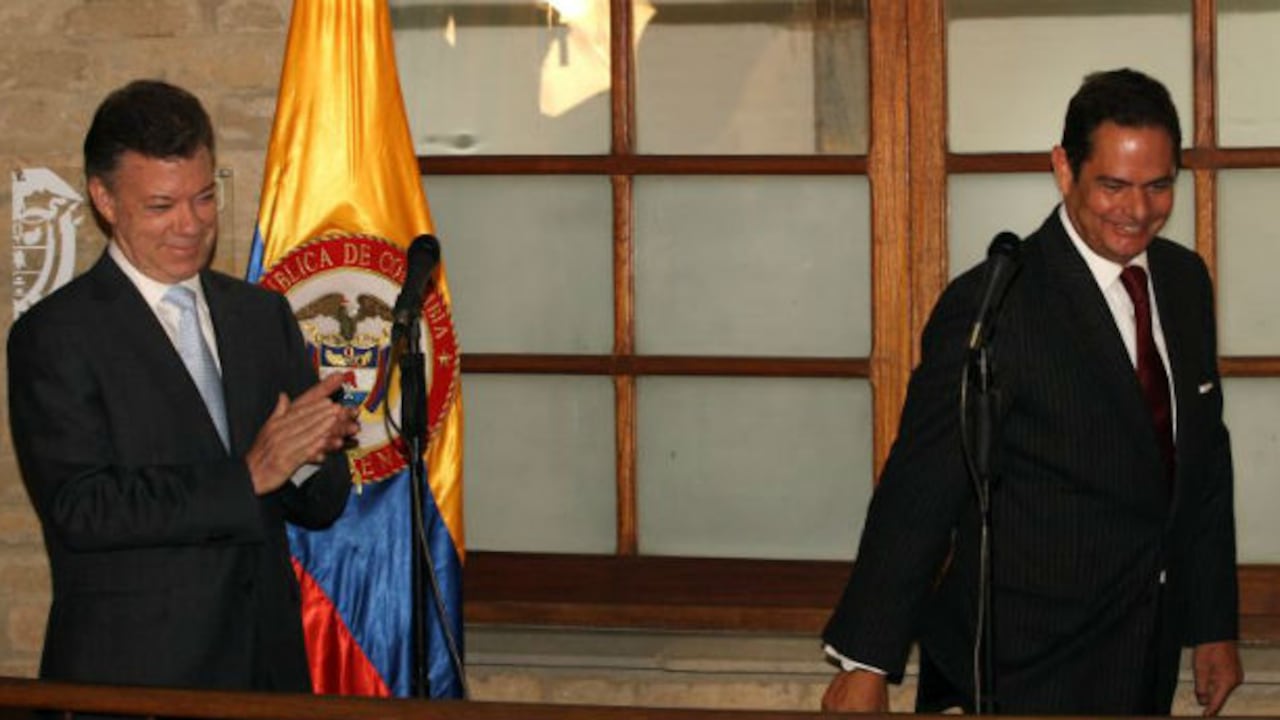 Santos inauguró la sede del Ministerio de Vivienda.