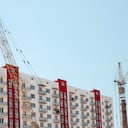 La tecnología ha transformado no solo la vida cotidiana, sino también sectores productivos tradicionales como la construcción.