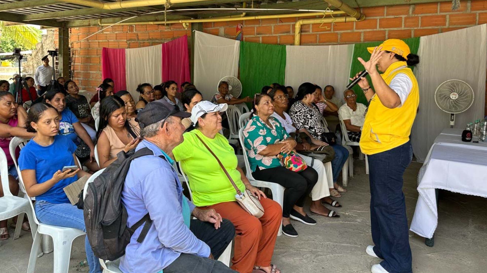 Familias víctimas del conflicto reciben herramientas y equipos para iniciar o fortalecer pequeños negocios en municipios del Atlántico, en una iniciativa de la Unidad para las Víctimas que busca impulsar su recuperación económica.