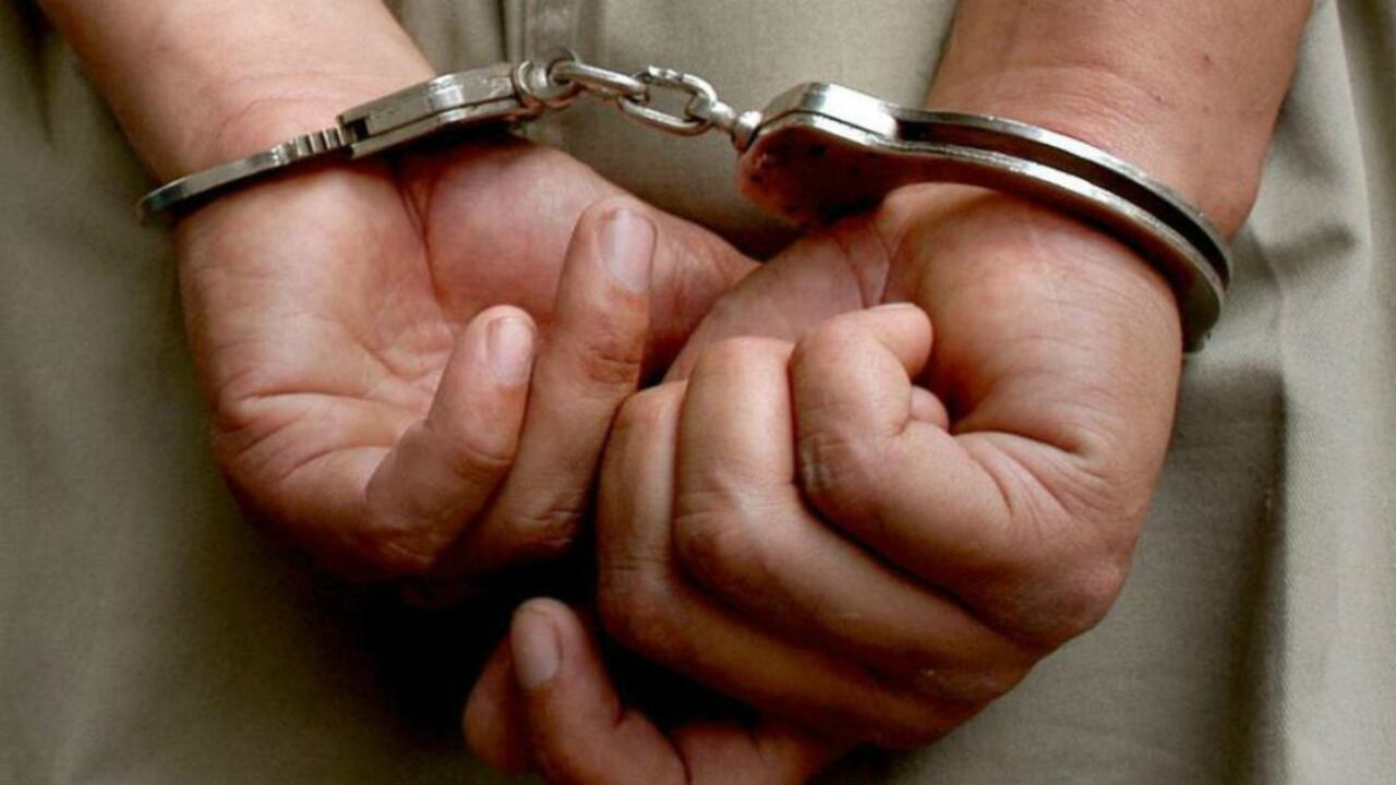El hombre fue capturado y llevado al CAI Esmeralda y posteriormente trasladado a la URI de Puente Aranda.