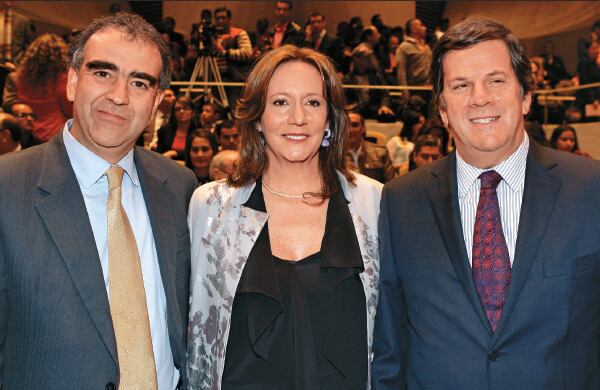 Fidel Cano, Juanita Santos y Roberto Pombo.