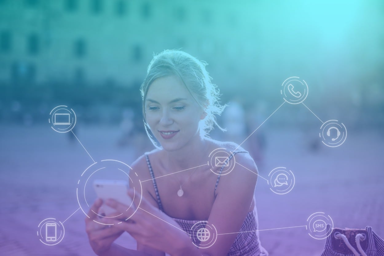 Si una compañía quiere conectar con su público objetivo en cualquier momento y lugar, debe entender la infinita oferta de productos y servicios que ya están al alcance de las manos de cada persona.