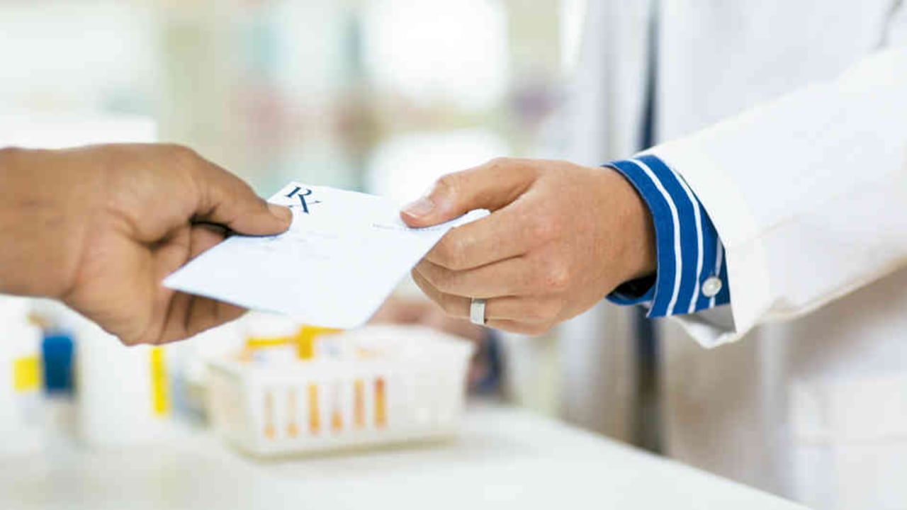 "El atraso acumulado con los gestores farmacéuticos, desde abril de 2018 hasta septiembre de 2019, vale por lo menos 1,7 billones de pesos", Jaime Alberto Cabal, presidente de la Federación Nacional de Comerciantes (Fenalco).