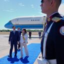 La ministra de Relaciones Exteriores de El Salvador, Alexandra Hill Tinoco, centro derecha, camina con el secretario de Estado de Estados Unidos, Marco Rubio, a su llegada al aeropuerto internacional de San Luis Talpa, El Salvador, el lunes 3 de febrero de 2025. (Foto AP/Mark Schiefelbein, Pool )