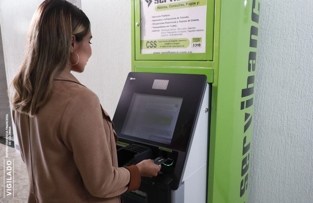 En la red de cajeros de Servibanca se pueden hacer pagos de impuestos, servicios públicos y privados, entre otros.