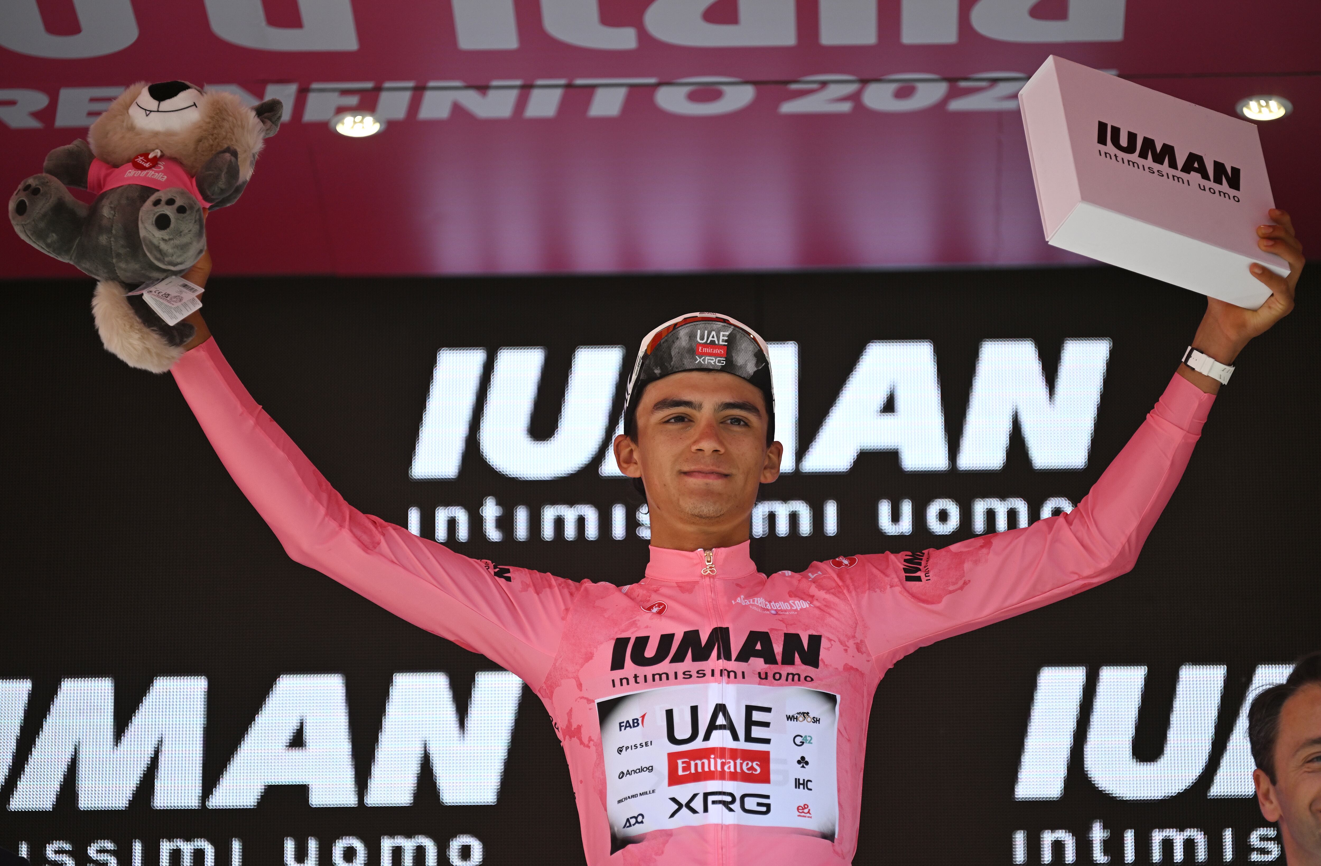 SIENA, ITALY - MAY 18: Isaac Del Toro of Mexico and Team UAE Team Emirates - XRG celebrates at podium as Pink Leader Jersey winner during the 108th Giro d'Italia 2025, Stage 9 a 181km stage from Gubbio to Siena / #UCIWT / on May 18, 2025 in Siena, Italy. (Photo by Tim de Waele/Getty Images)