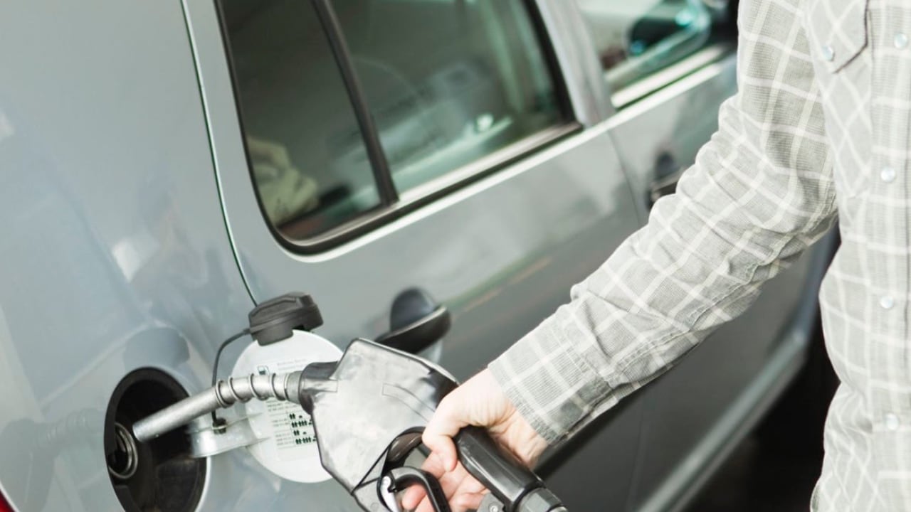 El precio de los combustibles sigue afectando el bolsillo de los ciudadanos