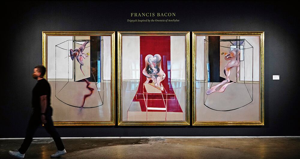 En 2020, el tríptico que pintó inspirado en La Orestiada, de Esquilo, probó en las subastas que el atractivo de sus creaciones no ha disminuido. La obra se vendió por 85 millones de dólares.