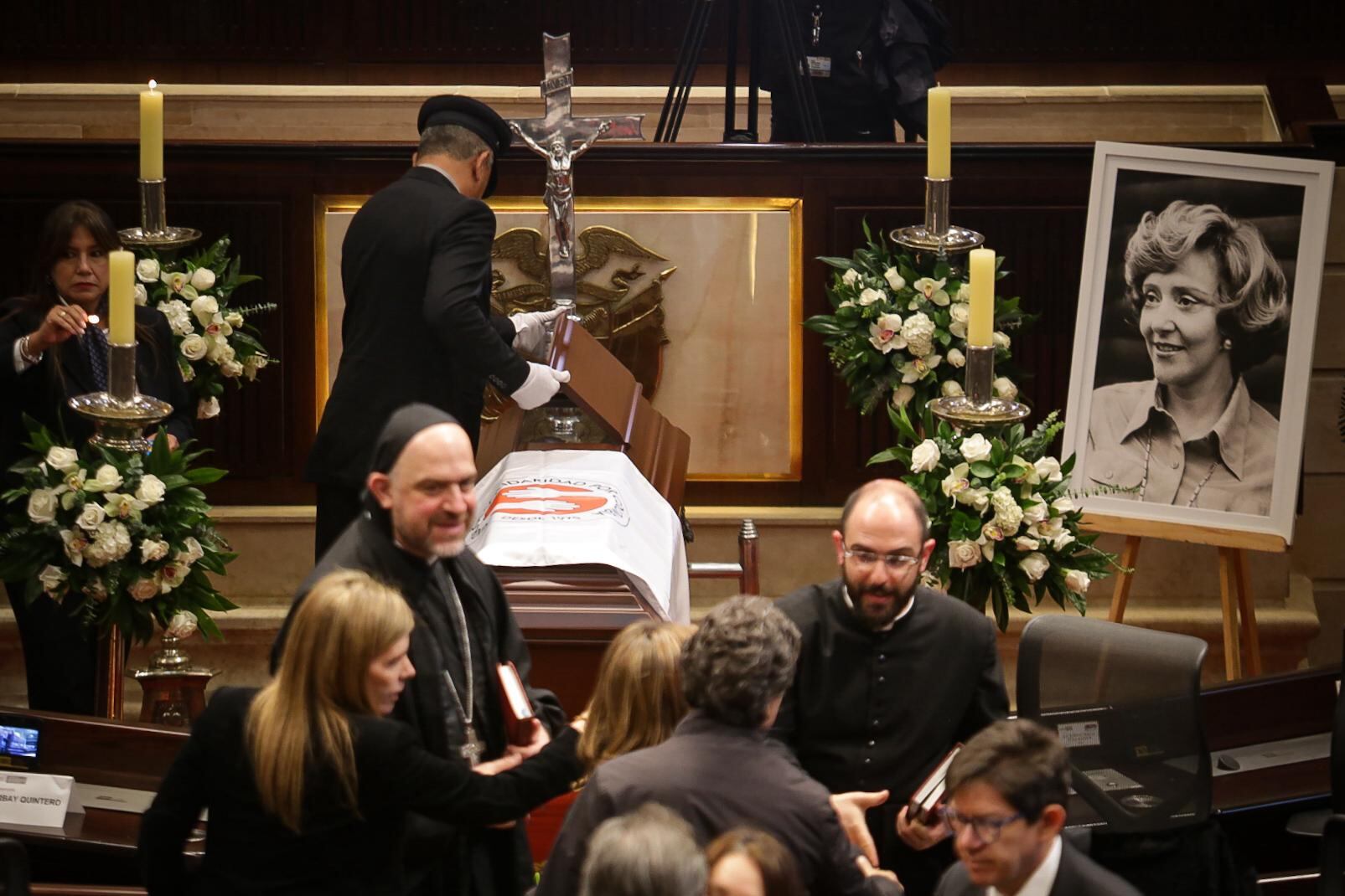 Bogotá. Junio 30 de 2025. En el Salón Elíptico del Capitolio Nacional se instaló la cámara ardiente de Nidia Quintero Turbay de Balcázar. Familiares, allegados y ciudadanos se congregaron para rendirle homenaje y despedirla en un acto solemne