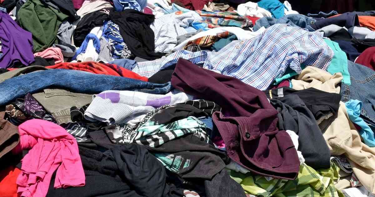 Antes de botar su ropa vieja piense en qué otro uso puede darle dentro de su casa.