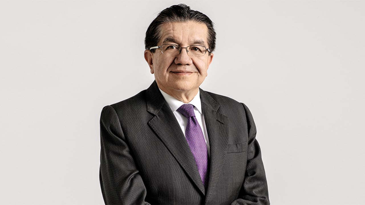 El 24 de marzo de este año, Duque anunció el histórico confinamiento de los colombianos. El ministro Fernando Ruiz Gómez cuenta que ese día se le “derramaron las lágrimas” de pensar en la responsabilidad que tendría en medio de la pandemia.