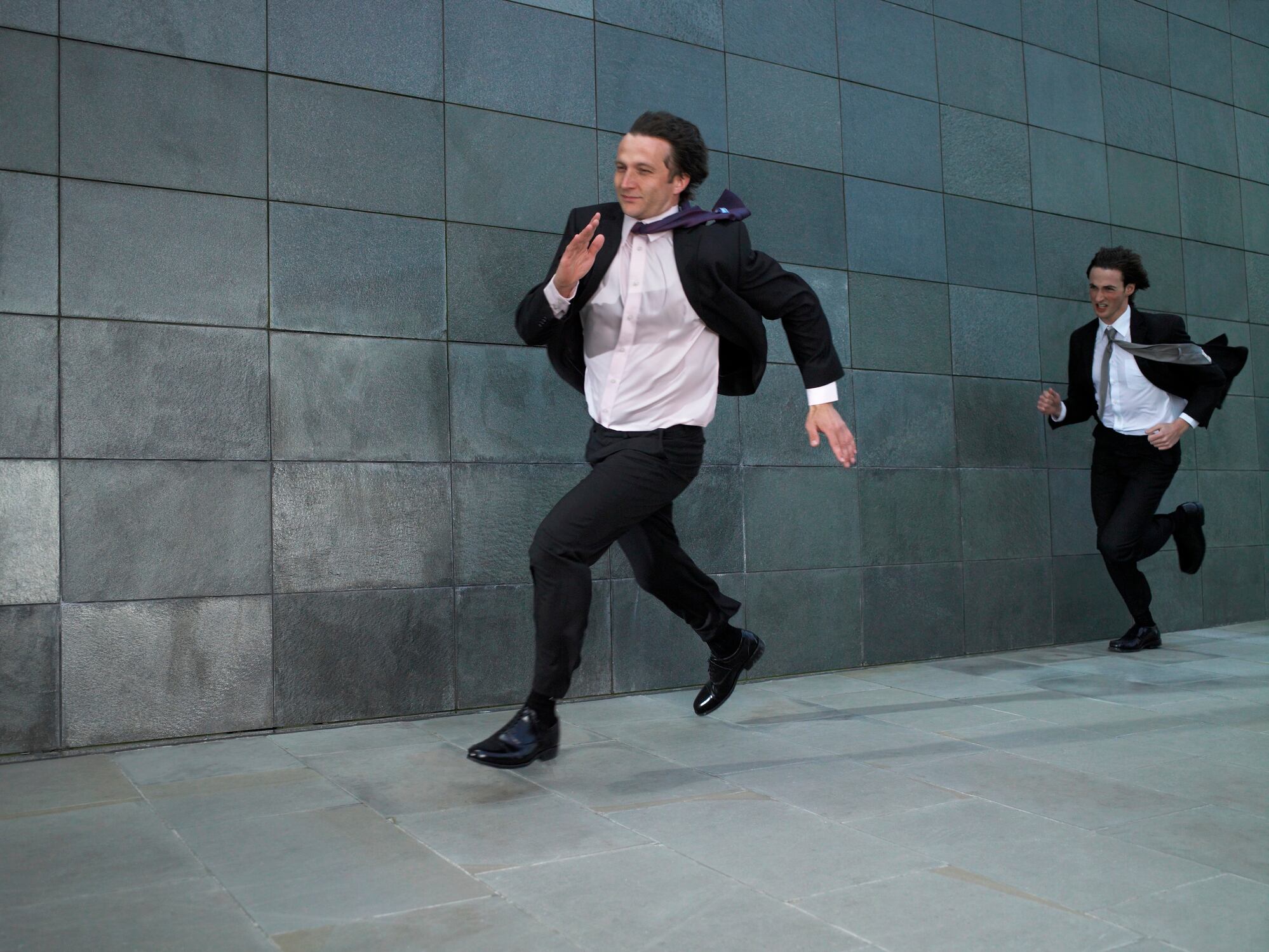 El sueño de ser perseguido, ya sea por una persona, un animal o incluso una sombra desconocida, es uno de los más comunes a nivel global.