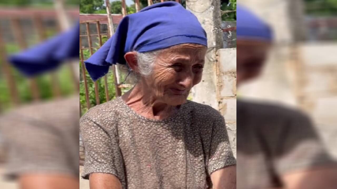 La mujer confesó que la carencia de alimentos es una batalla diaria.