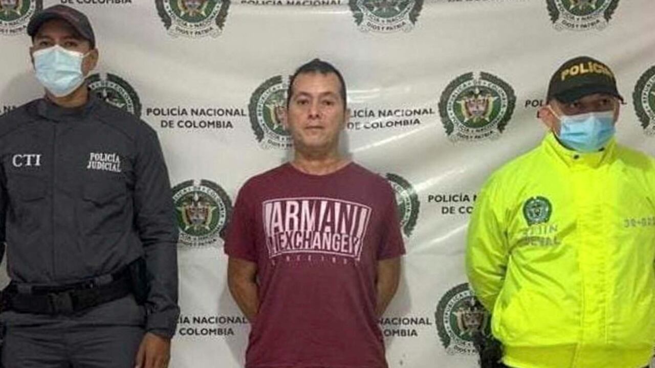 El cuerpo sin vida de una de las víctimas habría sido sometido a actos de crueldad por el procesado. La Fiscalía investiga la posible participación del supuesto implicado en otros crímenes.