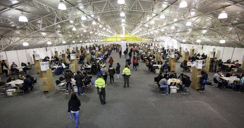 Ley 72 de 2008, sobre los estímulos electorales, que comprende los días compensatorios a los empleados oficiales,  pues realmente el índice de abstención es tan alto que muchas personas no utilizan ese tiempo. Se calcula, según informes de prensa, que al día el ausentismo en el Congreso supera el 30%. Solo por dar un ejemplo. Foto: Archivo Semana / Carlos Julio Martínez